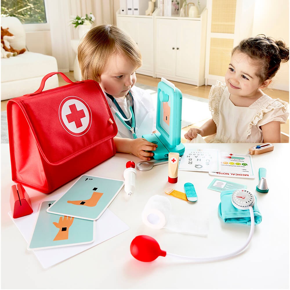 Little doctor's medical set